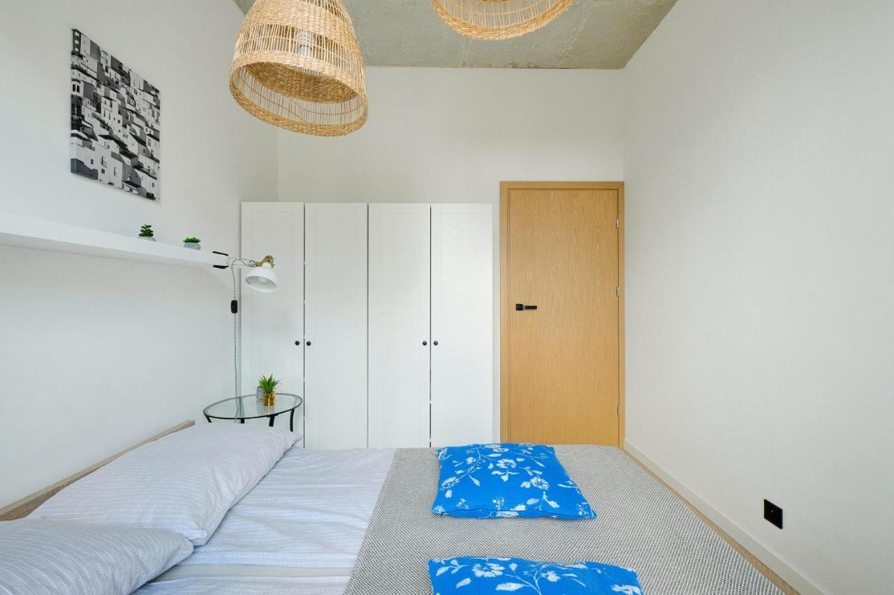 Apartamenty Patriotow 303 Варшава Екстериор снимка